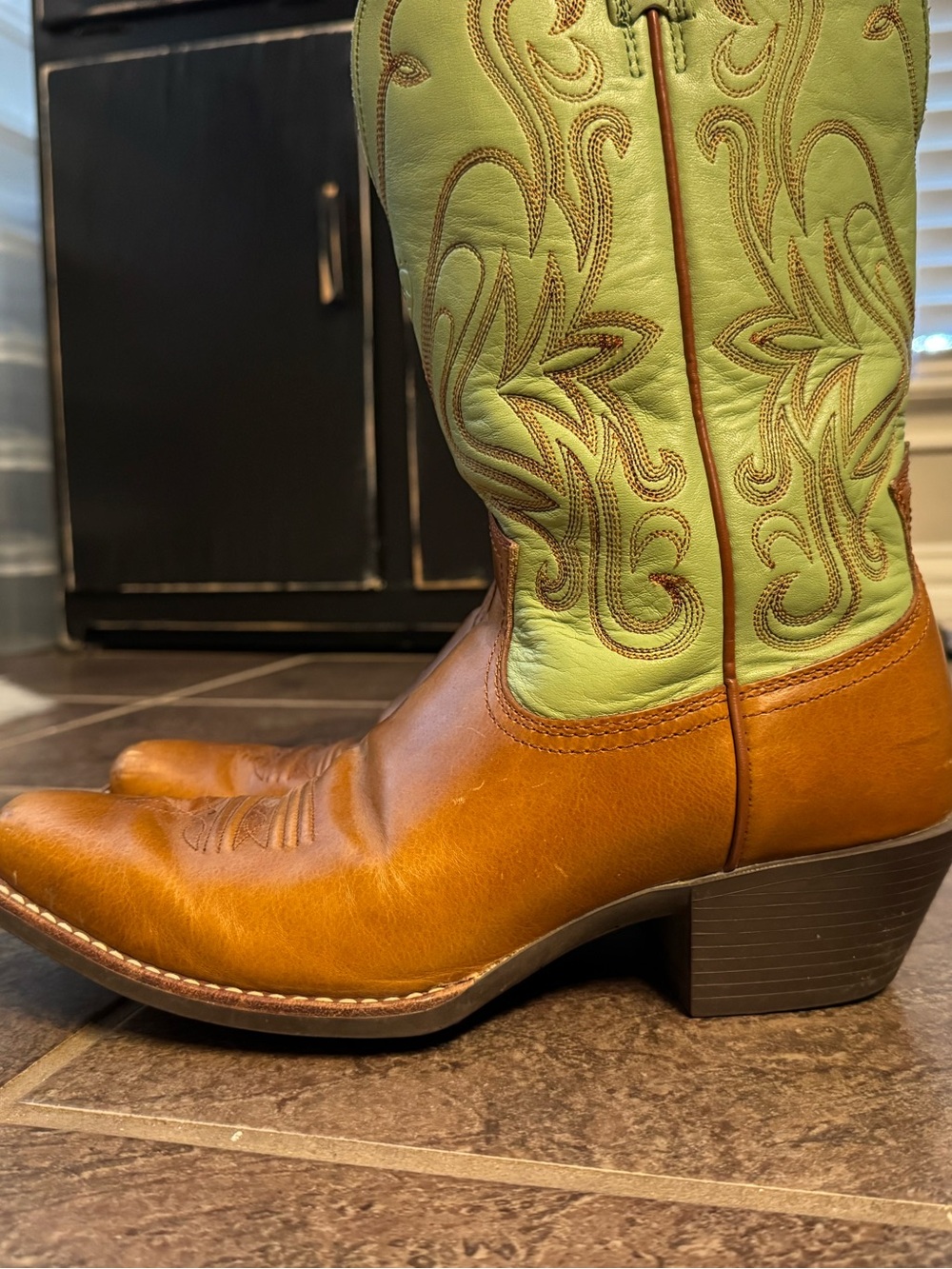 Women’s Two-Tone Brown and Light Green Western Cowboy Boots - Picture 8 of 10